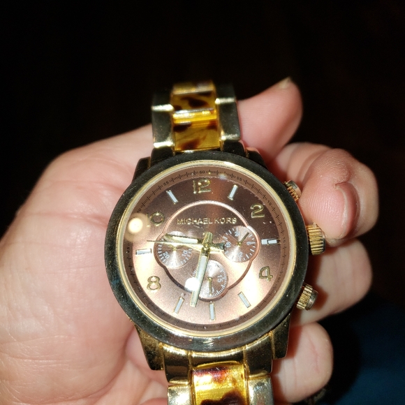 new men's Michael kors watch - Picture 3 of 3